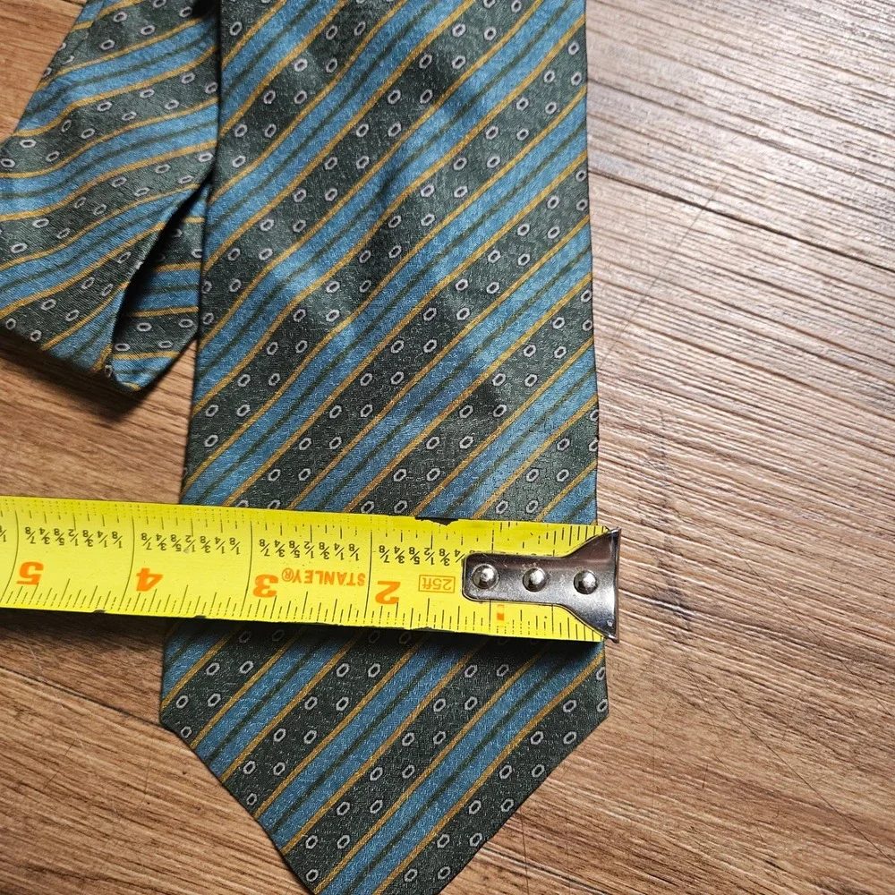 Giorgio Armani Cravatte Mens Silk Striped‎ Tie Neck Tie Italy Quiet Luxury